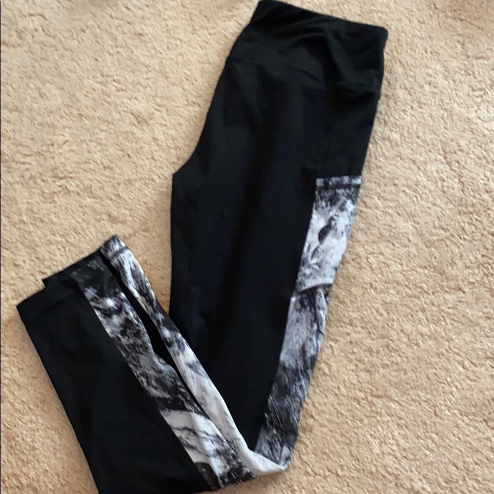 Black leggings with marbled side detail